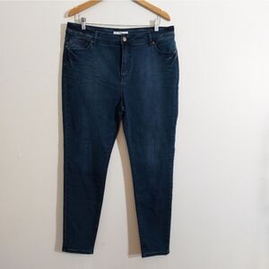 find. Dark Wash Soft Denim Blue Skinny Jeans Women's Plus Size 36W 29L